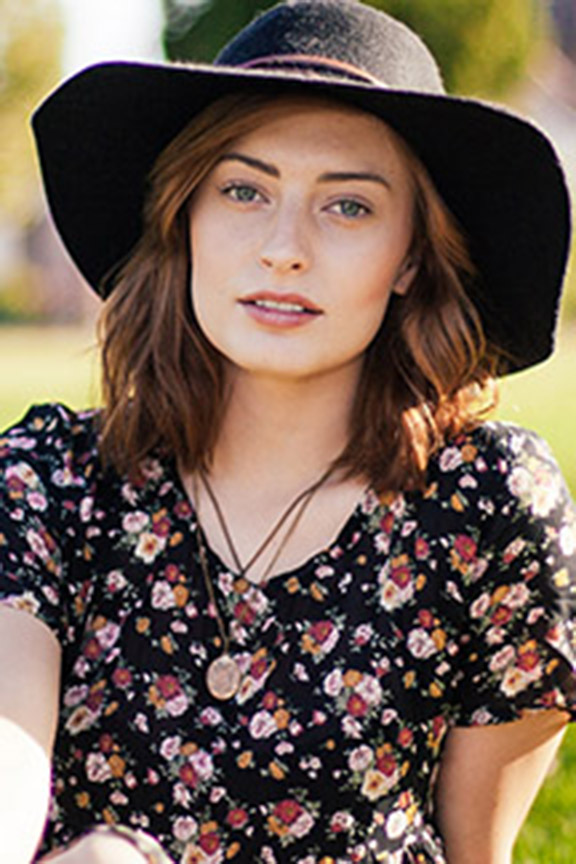 girl with hat